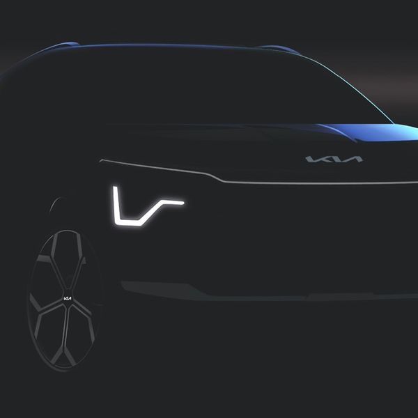 2022 Kia e-Niro teaser image, front